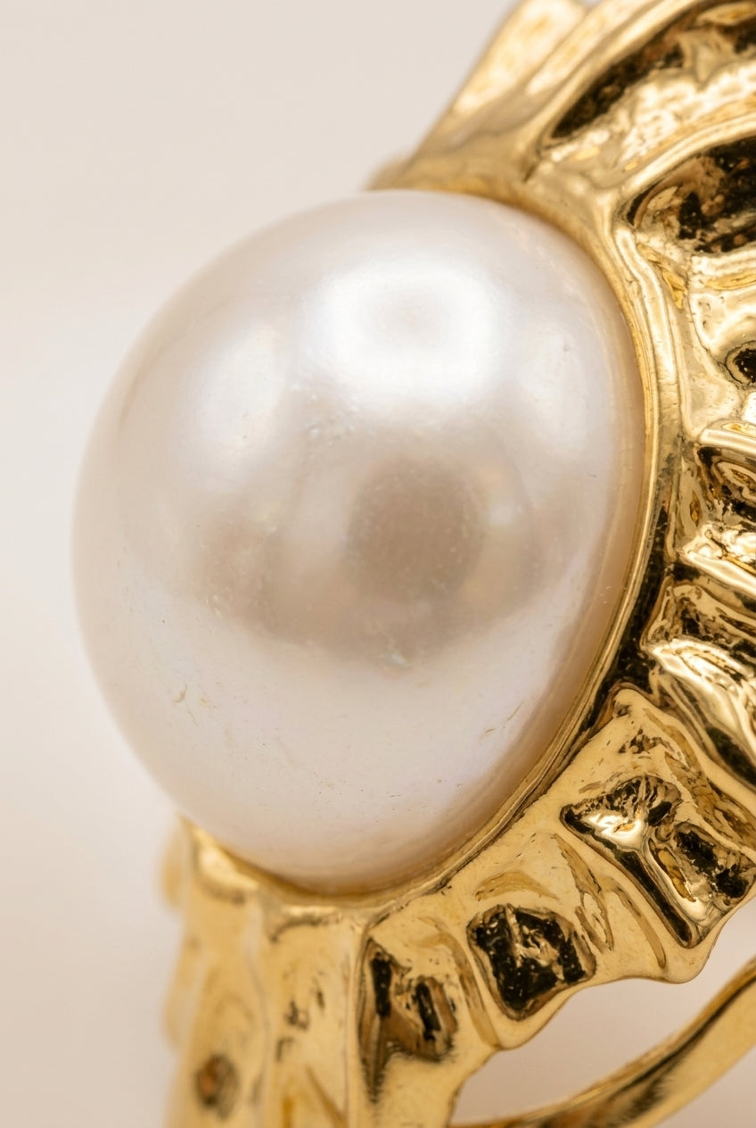 Vintage Baroque Oversized Pearl Ring – Gold-Plated Stainless Steel