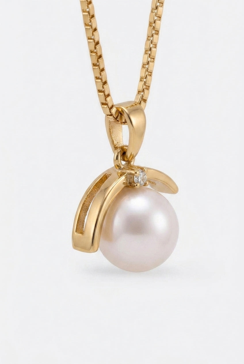 Minimalist Solitaire Pearl Arch Pendant Necklace – Gold-Plated Stainless Steel